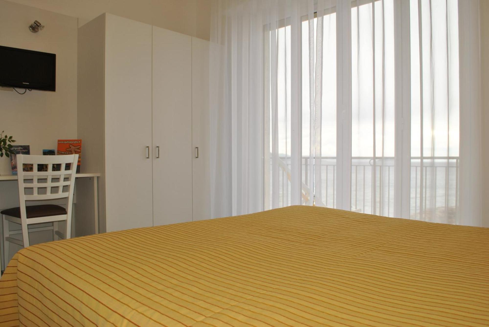 Hotel Bristol Лайгуэлья Экстерьер фото